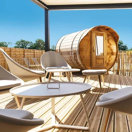 Luxe 3 Chambres, Jacuzzi, Piscine Et Parking à 12 Km Des Sables D'olonne - Fr-1-197-608 Chalet