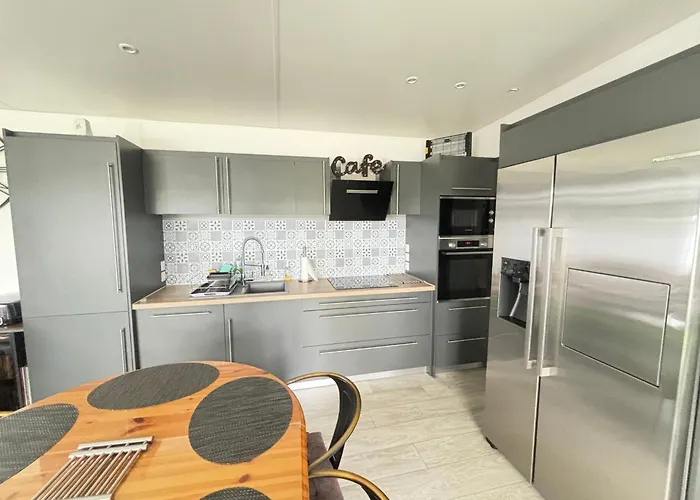 Luxe 3 Chambres, Jacuzzi, Piscine Et Parking A 12 Km Des Sables D'olonne - Fr-1-197-608 샬레