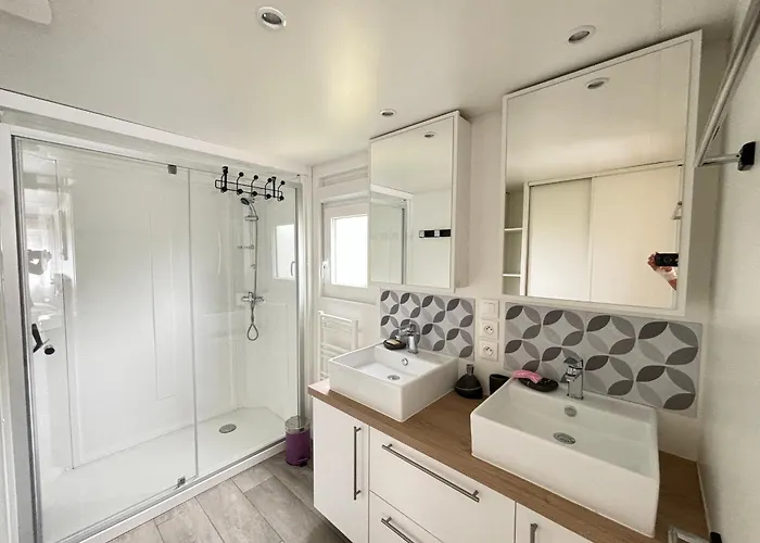 Luxe 3 Chambres, Jacuzzi, Piscine Et Parking A 12 Km Des Sables D'olonne - Fr-1-197-608