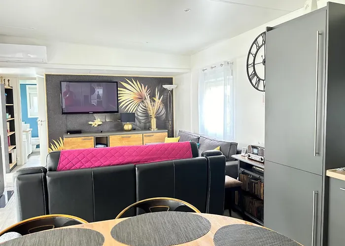 Luxe 3 Chambres, Jacuzzi, Piscine Et Parking A 12 Km Des Sables D'olonne - Fr-1-197-608 샬레 *