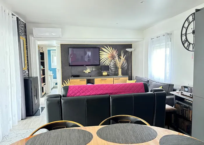 Luxe 3 Chambres, Jacuzzi, Piscine Et Parking A 12 Km Des Sables D'olonne - Fr-1-197-608 샬레 *