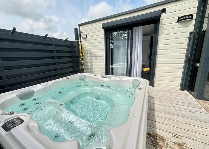 Luxe 3 Chambres, Jacuzzi, Piscine Et Parking A 12 Km Des Sables D'olonne - Fr-1-197-608 샬레 *